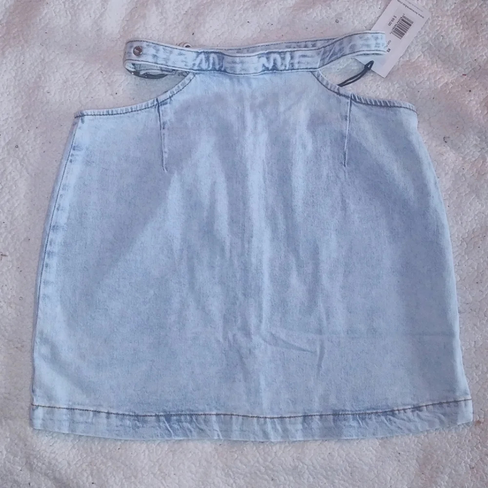 Denim Mini Skirt - NWT WeWoreWhat Cut Out Indigo Comfort Skirt - Picture 9 of 16